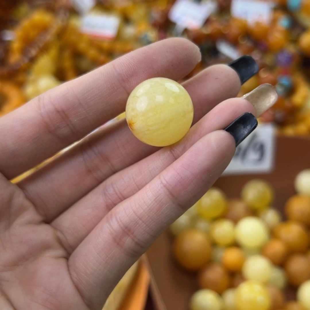 琥珀珠宝奇石未镶嵌