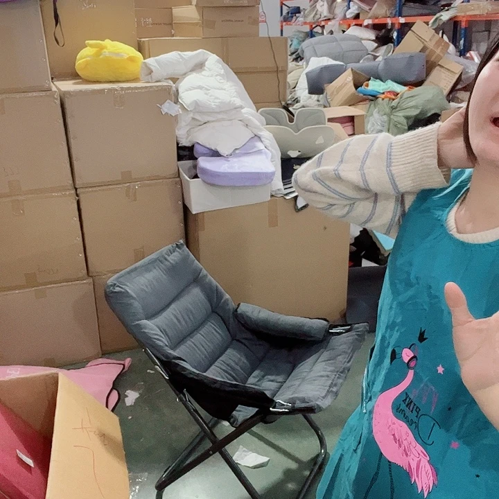 灰色躺椅啦啦啦啦