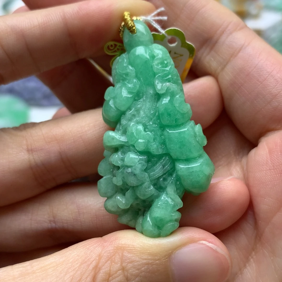 翡翠未镶嵌颈饰翡翠