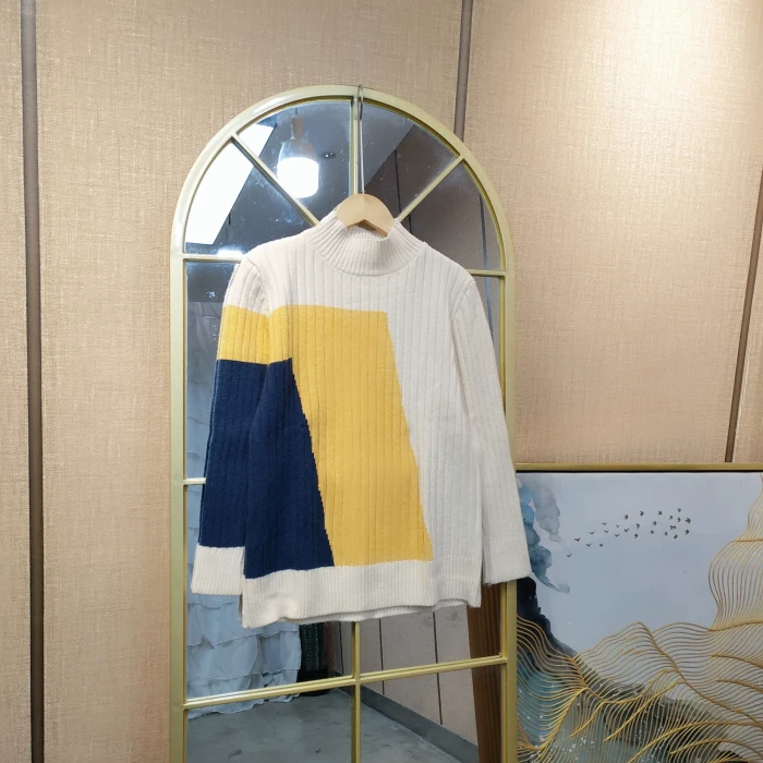 AF199孕妇杏色拼色毛衣