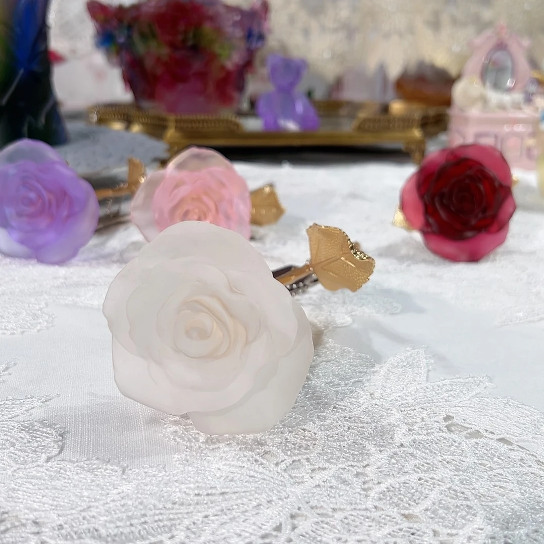 陶瓷脱蜡琉璃雕刻玫瑰花白色M3014