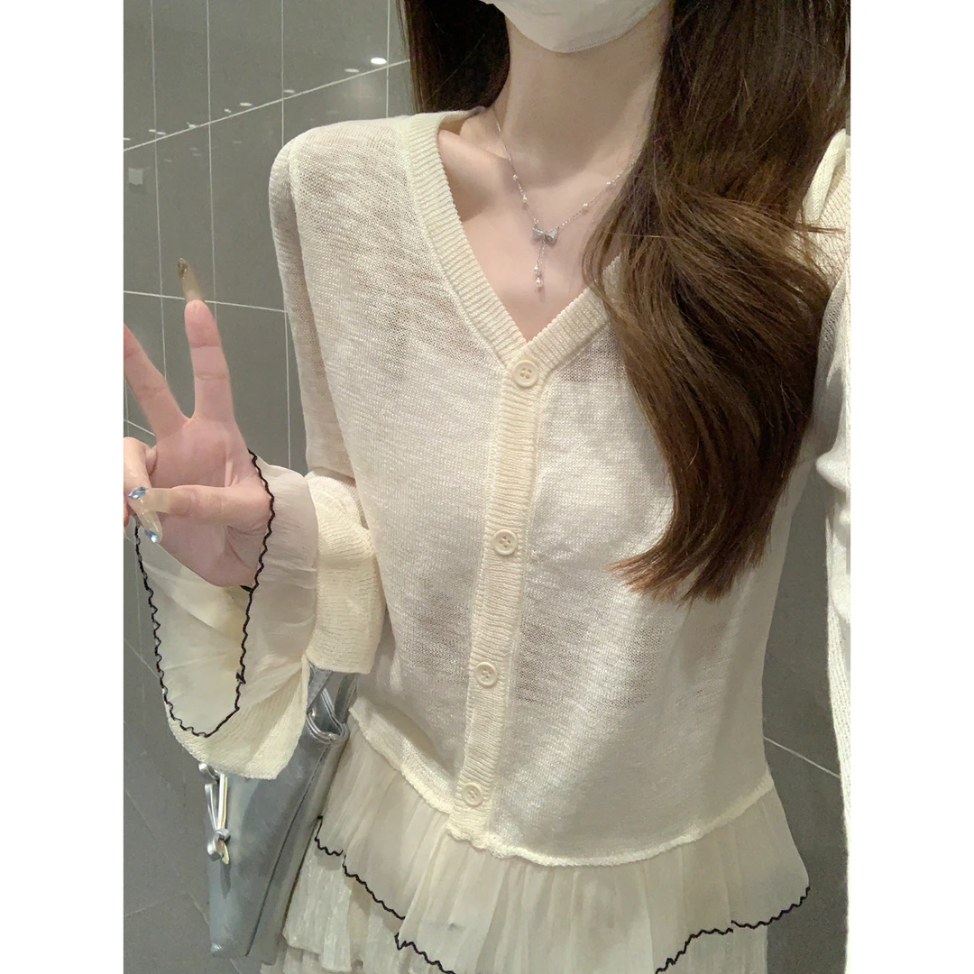 韩系V领甜美荷叶蕾丝拼接微喇针织衫女装2025春款单排扣长袖上衣