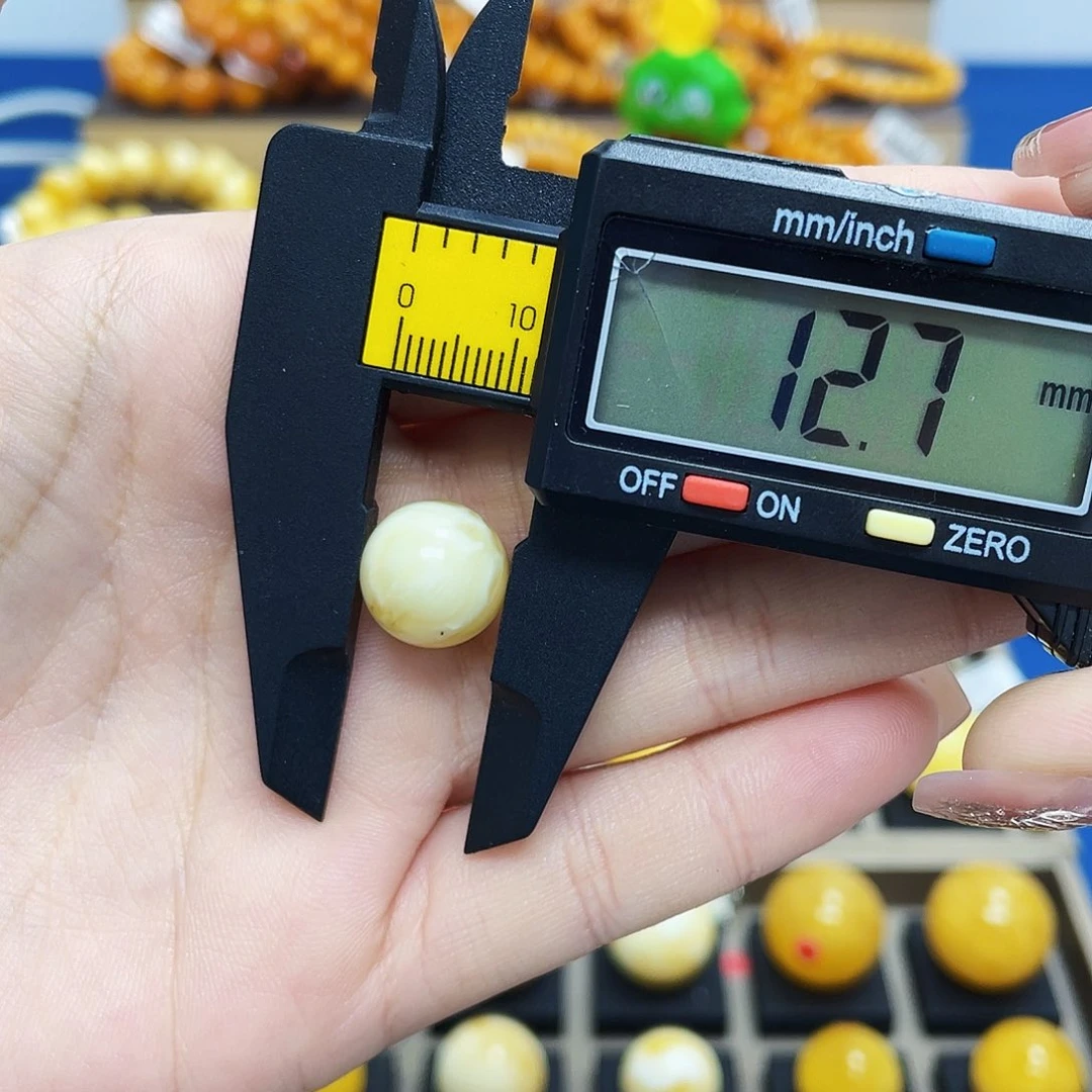 未镶嵌蜜蜡珠宝奇石花*12.7mm瑕