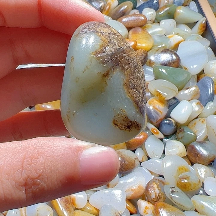 和田玉（糖玉）未镶嵌颈饰40克