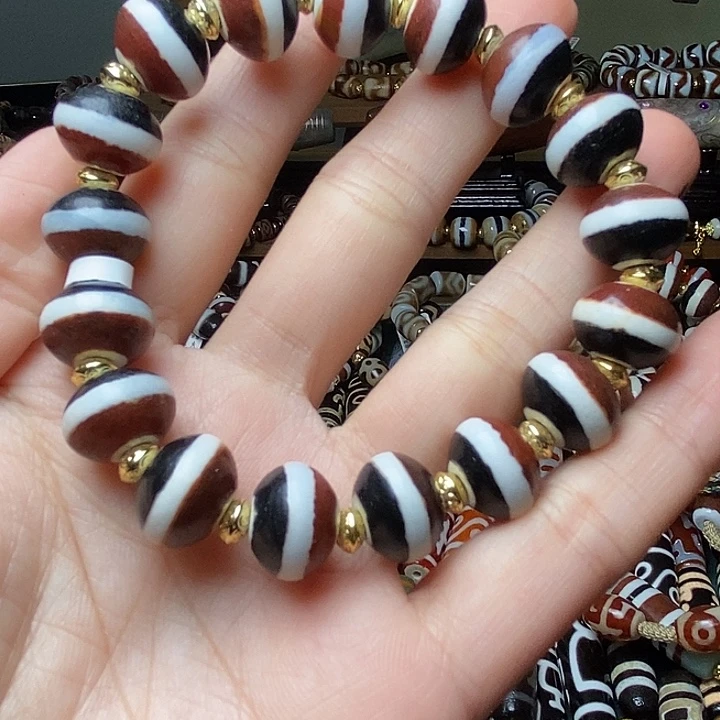 小****三色线珠手串一条