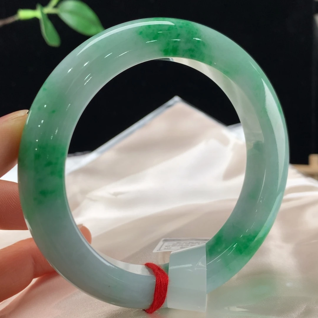 翡翠手镯未镶嵌111-1022