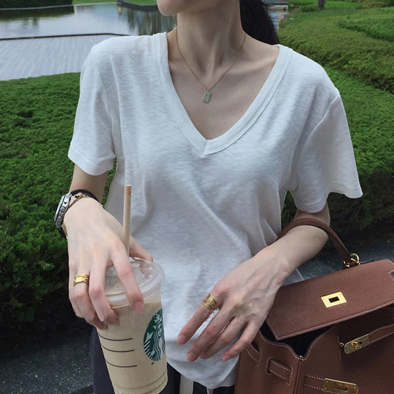 2025纯棉v领夏季新款白色t恤女高级感慵懒百搭短袖宽松打底衫上衣