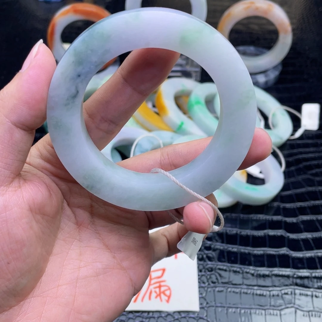 未镶嵌翡翠定制翡翠青****司