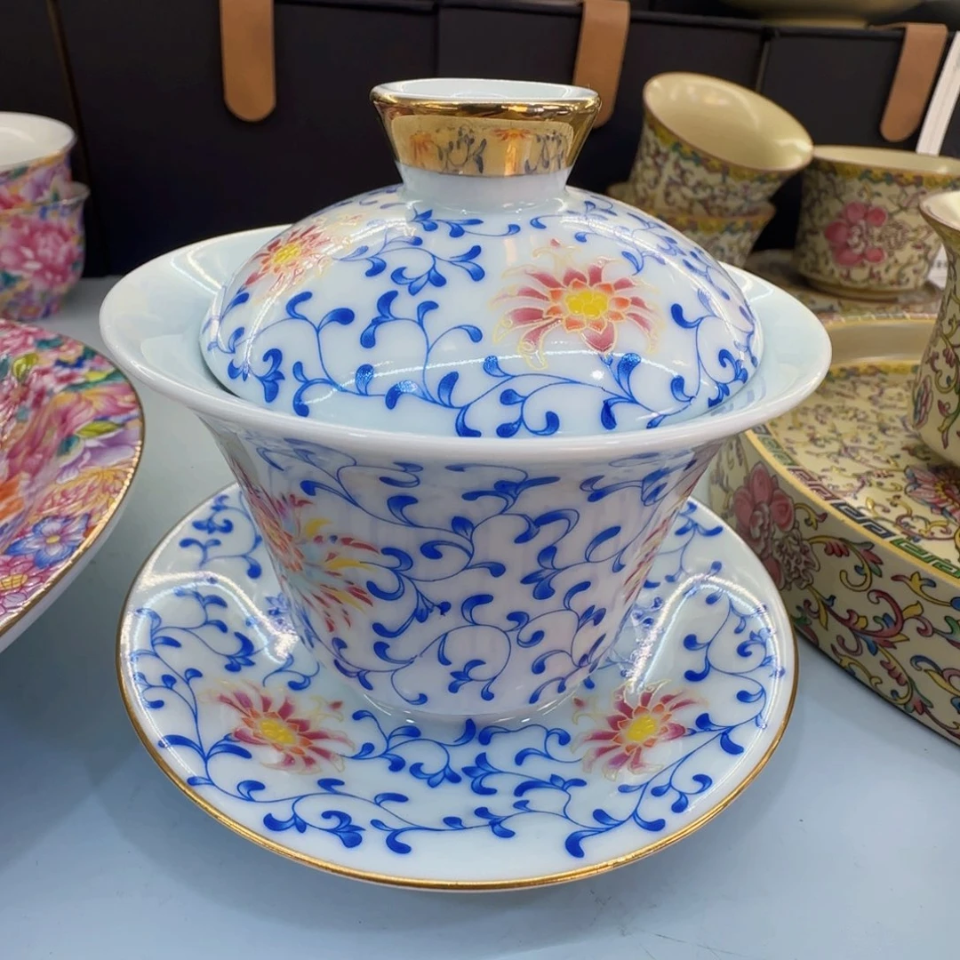 这些盖碗很漂亮我很喜欢！！