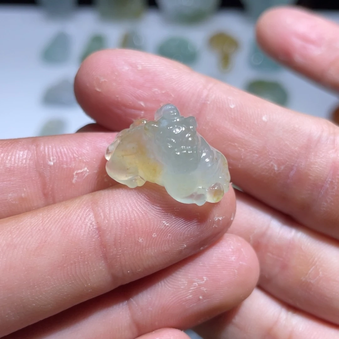 颈饰未镶嵌翡翠貔貅