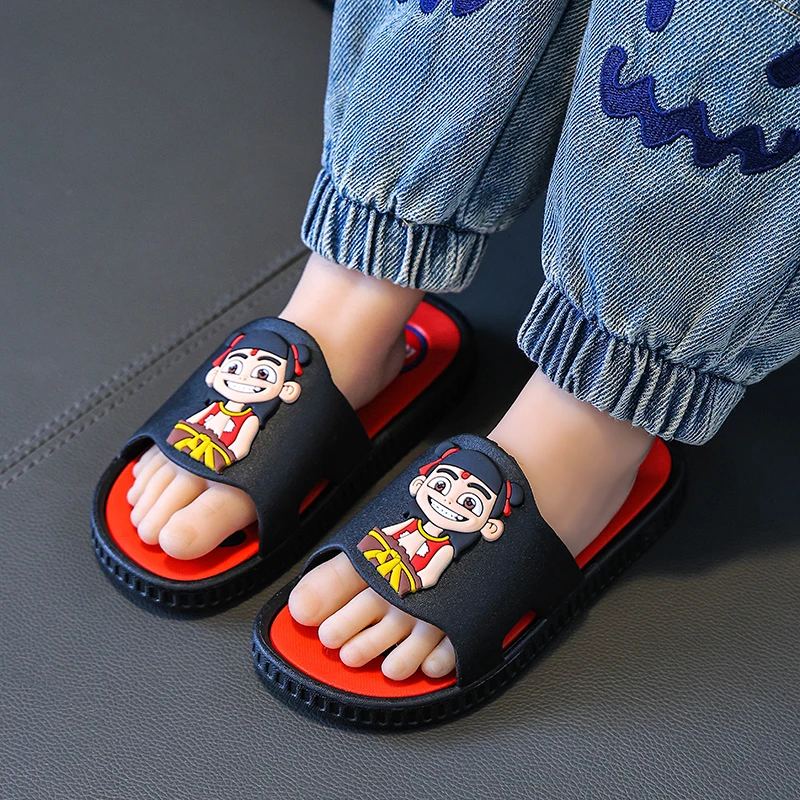 哪吒夏季儿童拖鞋男童防滑软底浴室洗澡可爱居家亲子沙滩凉拖防臭