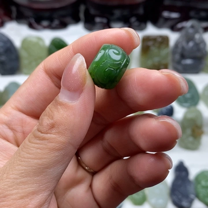 和田玉未镶嵌颈饰12