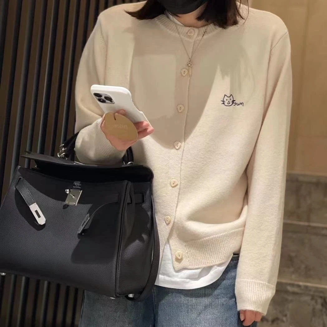 学院风韩系刺绣长袖藏蓝色针织开衫春季新款灰色修身短款外套上衣