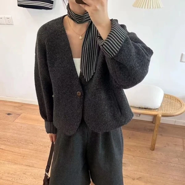 秋冬上新~时尚简约纯色设计款外套 S8071