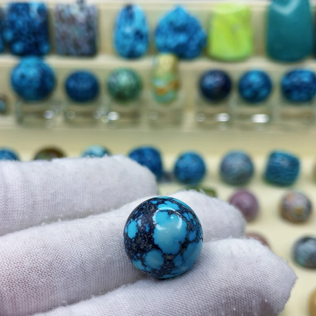 未镶嵌绿松石颈饰