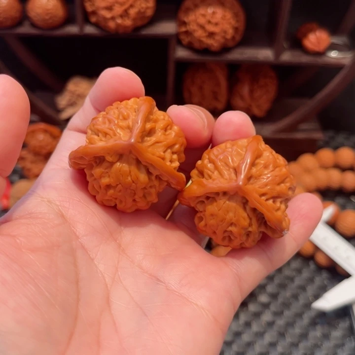 文玩核桃把件葫*娃三棱