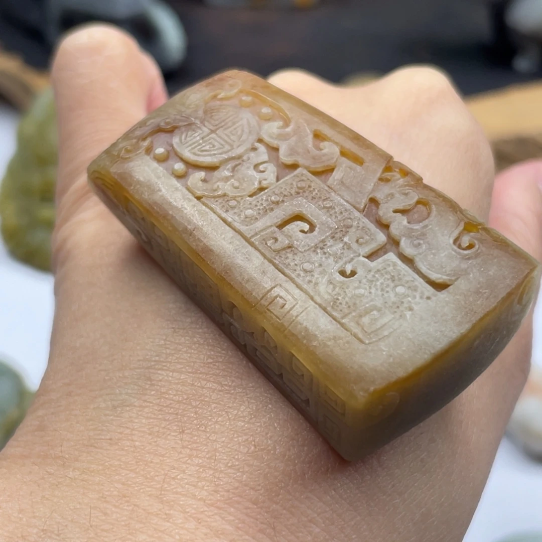 哟***嚯定制翡翠未镶嵌仿古牌