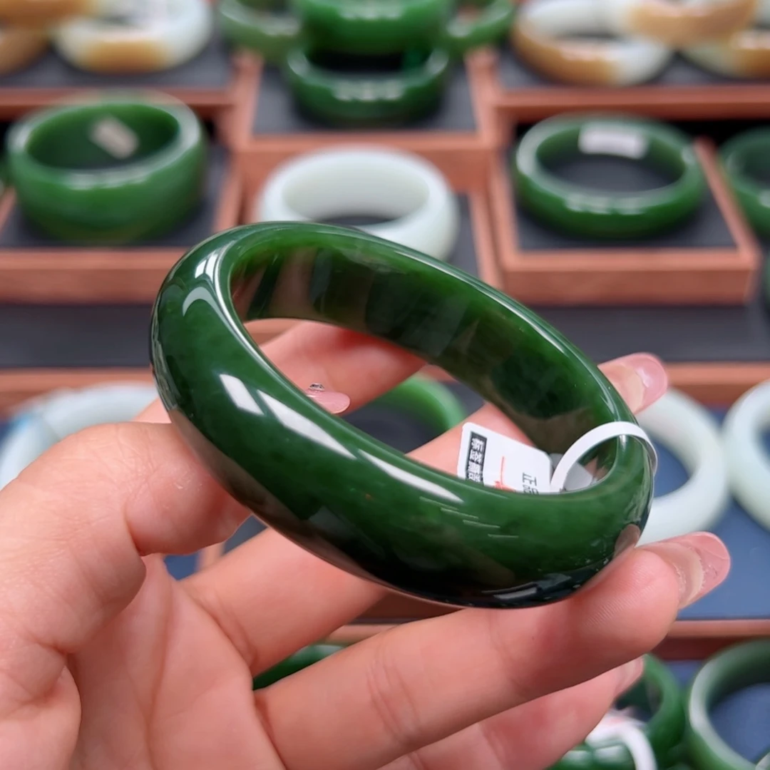未镶嵌手镯和田玉（碧玉）