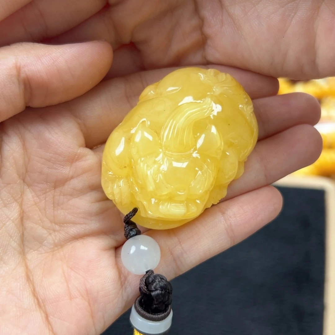 未镶嵌琥珀珠宝奇石