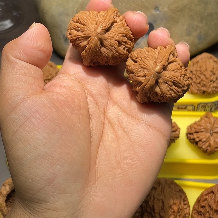 文玩核桃把件21号39尺全品大肚球疆