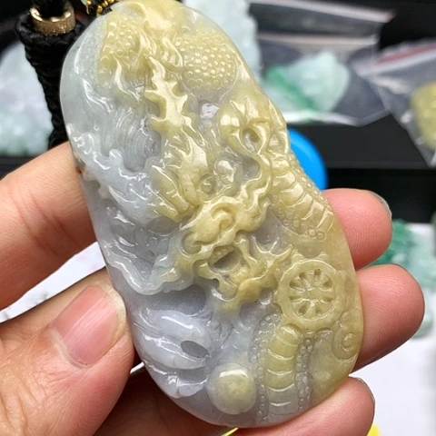 翡翠颈饰未镶嵌翡翠龙牌