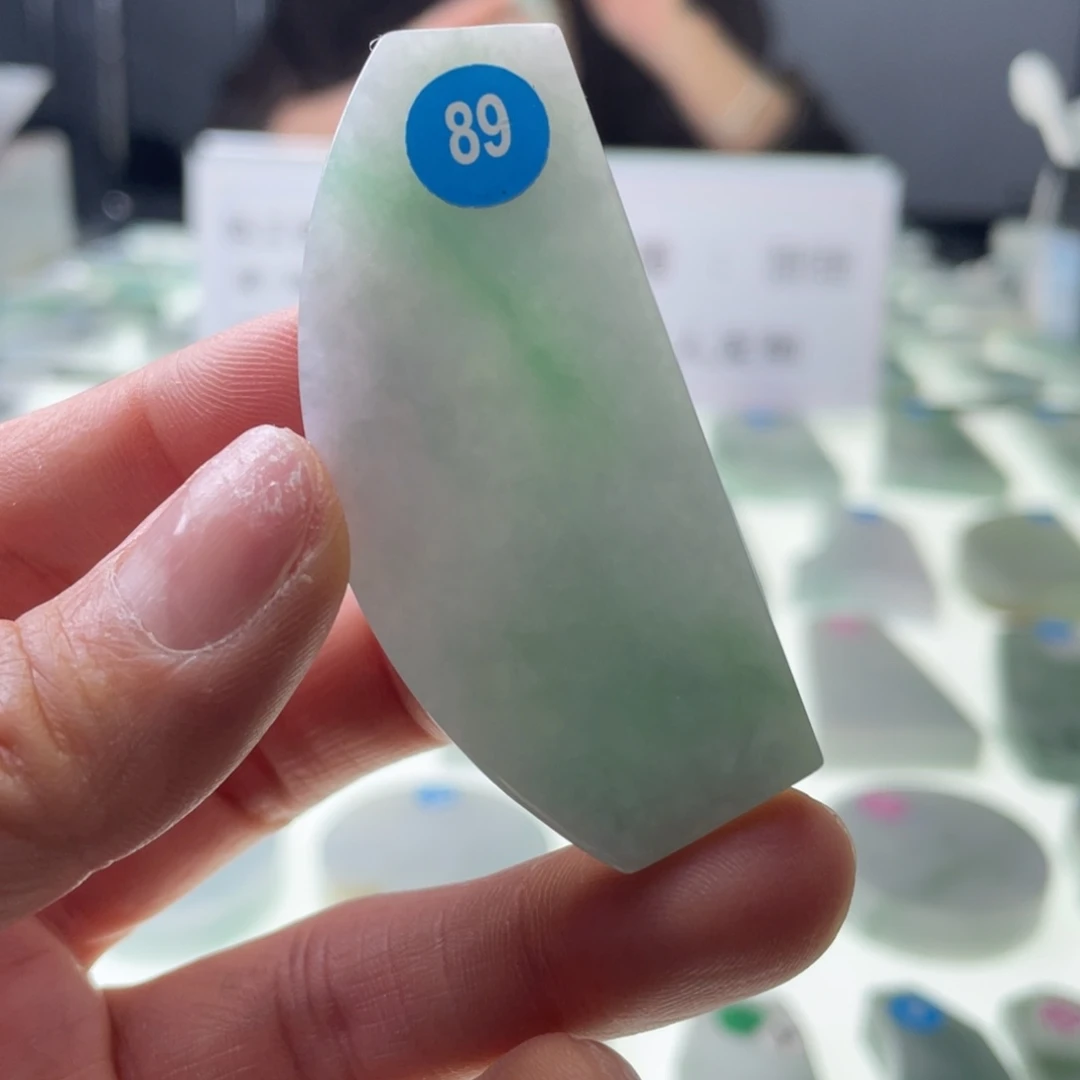 定制翡翠未镶嵌挂件