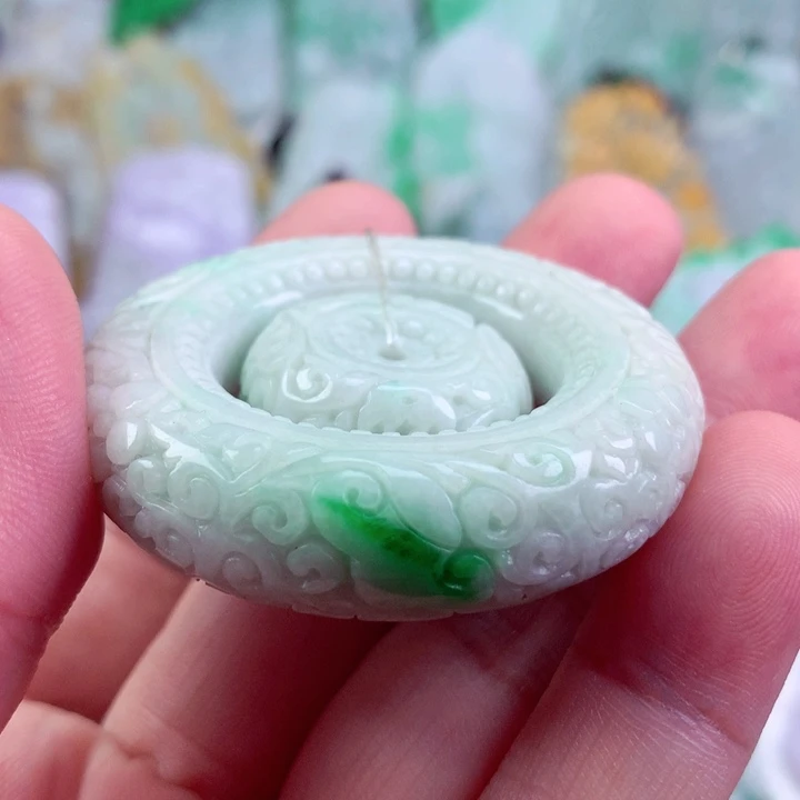 吊坠(不含链)未镶嵌翡翠