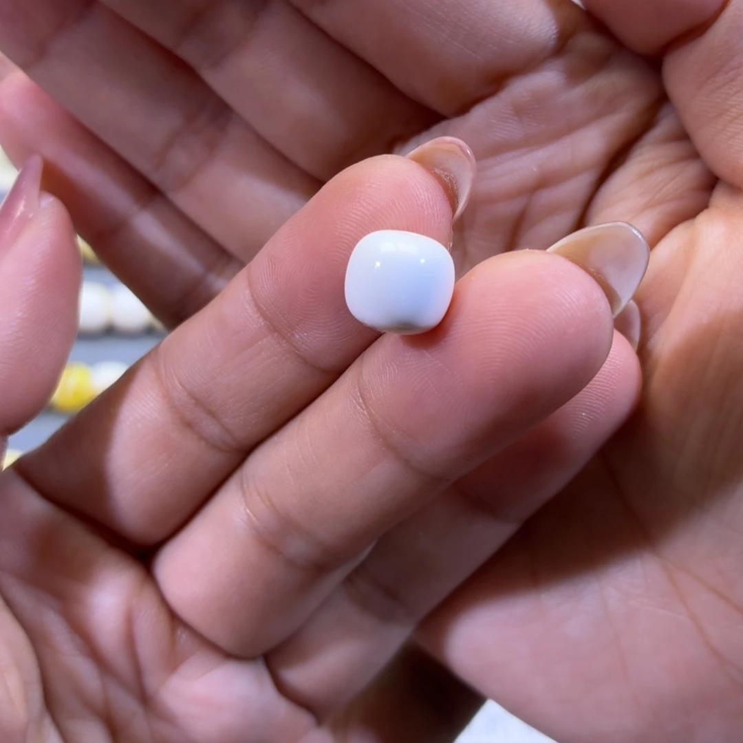 伟***男琥珀未镶嵌裸石10