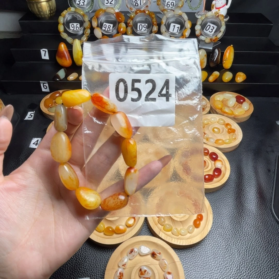 和田玉未镶嵌手串