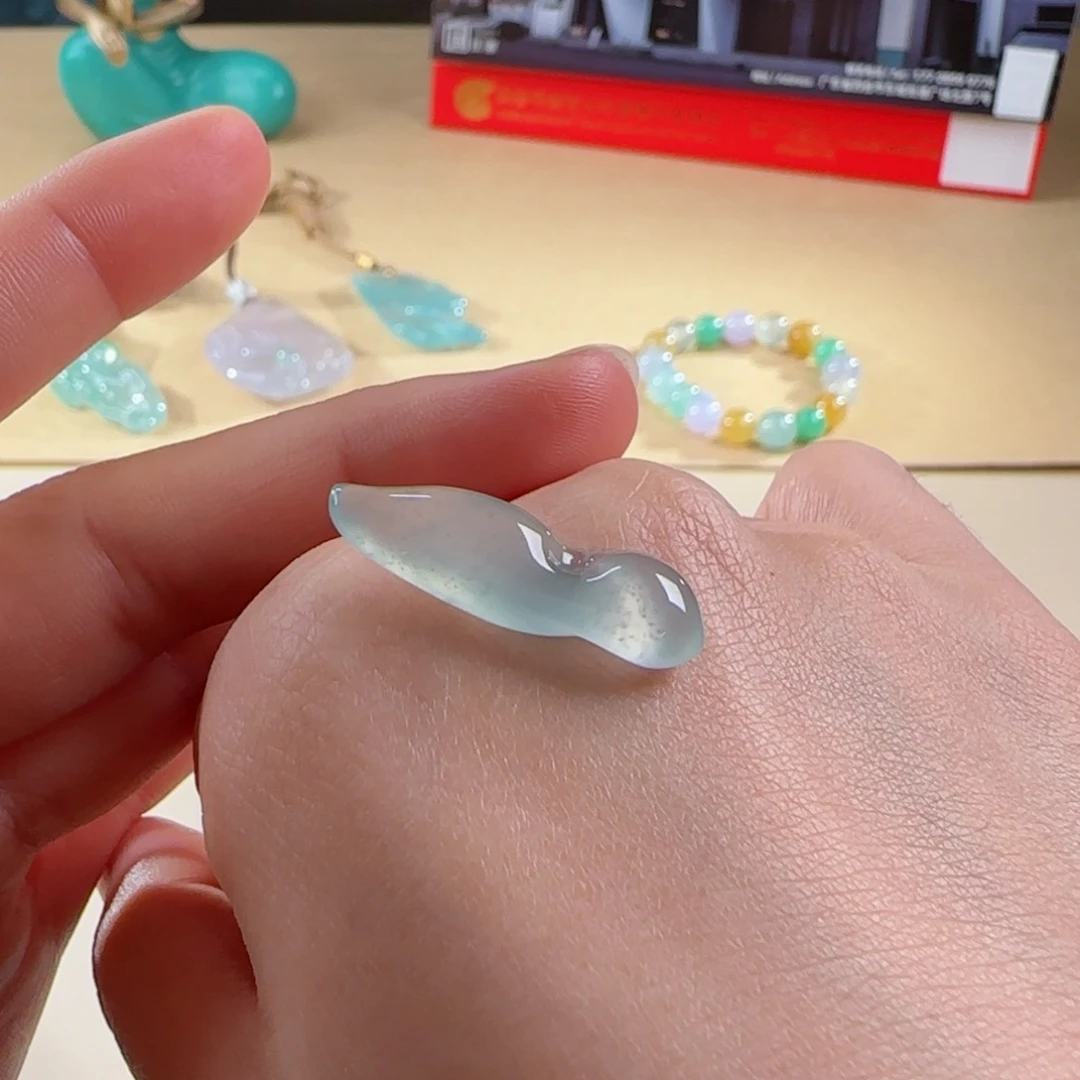 颈饰未镶嵌翡翠橦