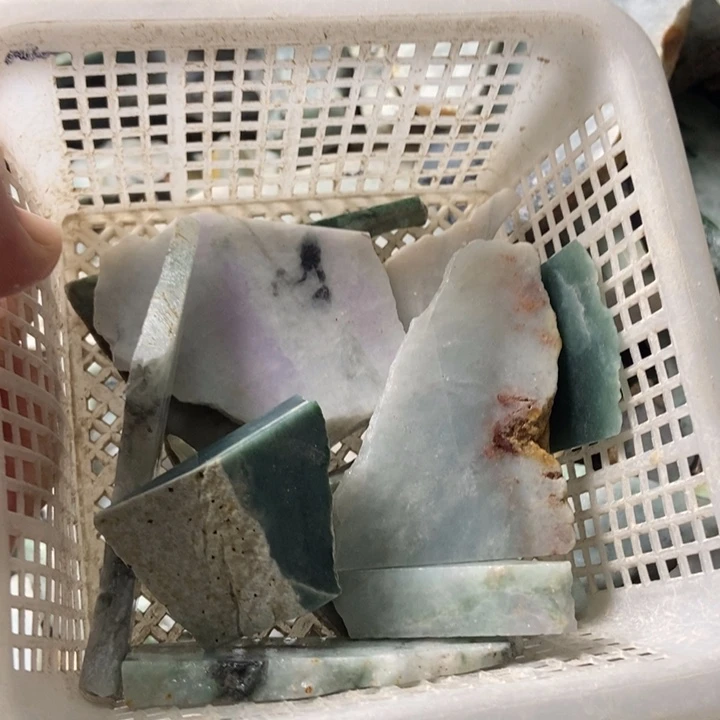 翡翠颈饰未镶嵌天然翡翠