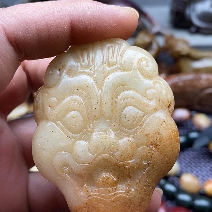 未镶嵌蛇纹石玉颈饰