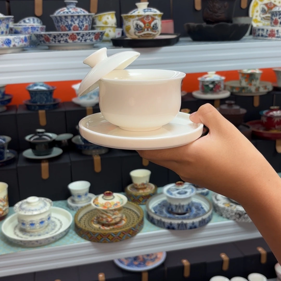 盖碗也没那么重呢还在