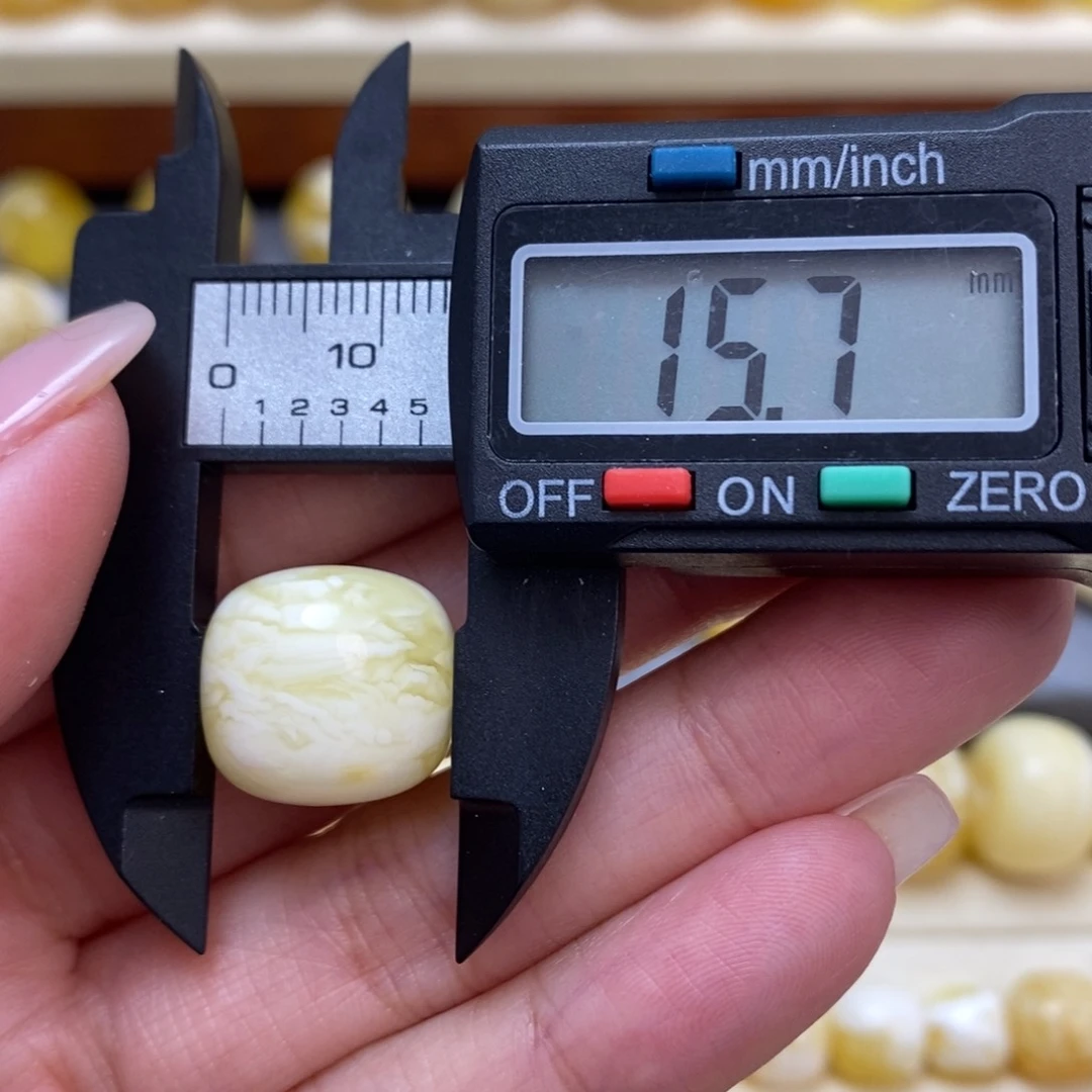 蜜蜡珠宝奇石未镶嵌