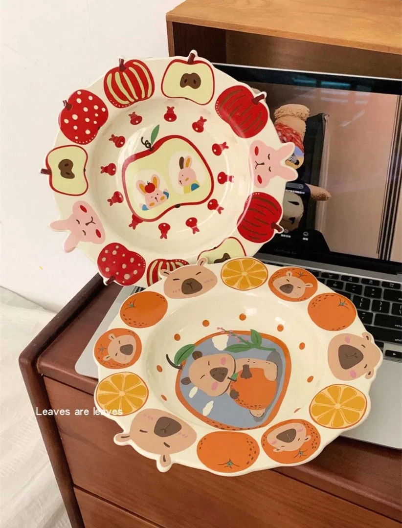 新疆包邮  少女心卡皮巴拉苹果兔兔釉下彩陶瓷盘子意面盘早餐盘