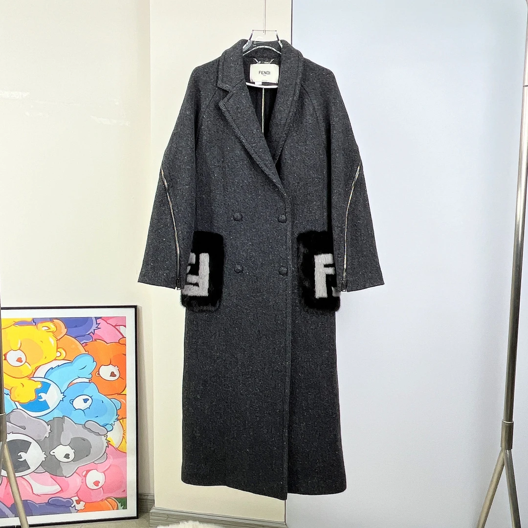 99新 FENDI/芬迪 大衣/38码/Xsp34347