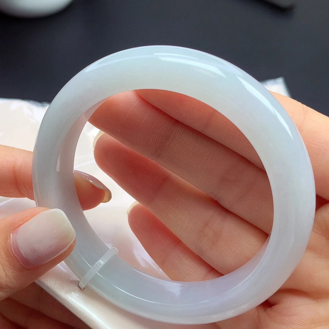 翡翠未镶嵌手镯56圈口