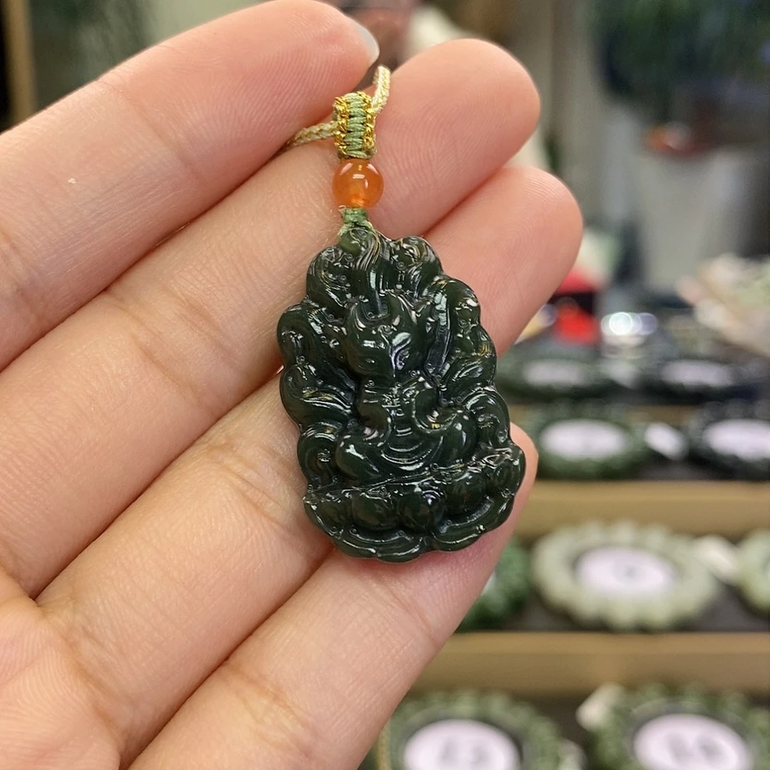 颈饰未镶嵌和田玉