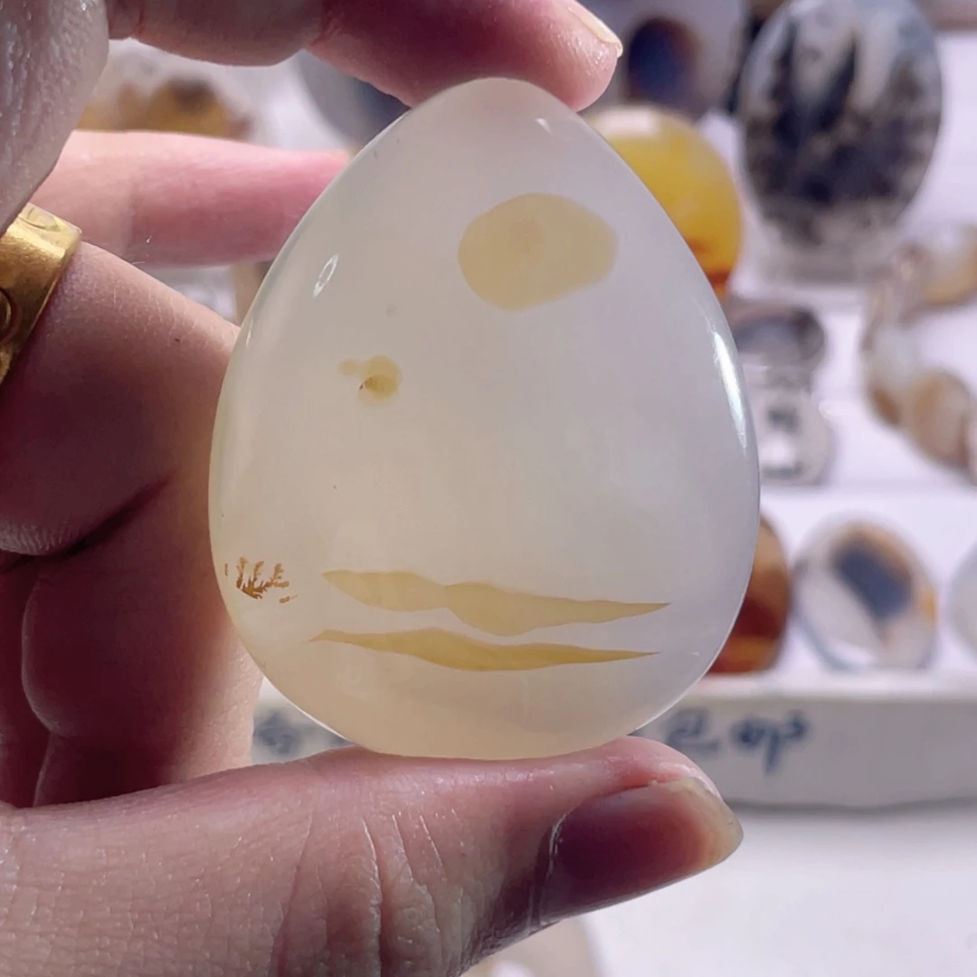 宁***司玛瑙/玉髓未镶嵌珠宝奇石