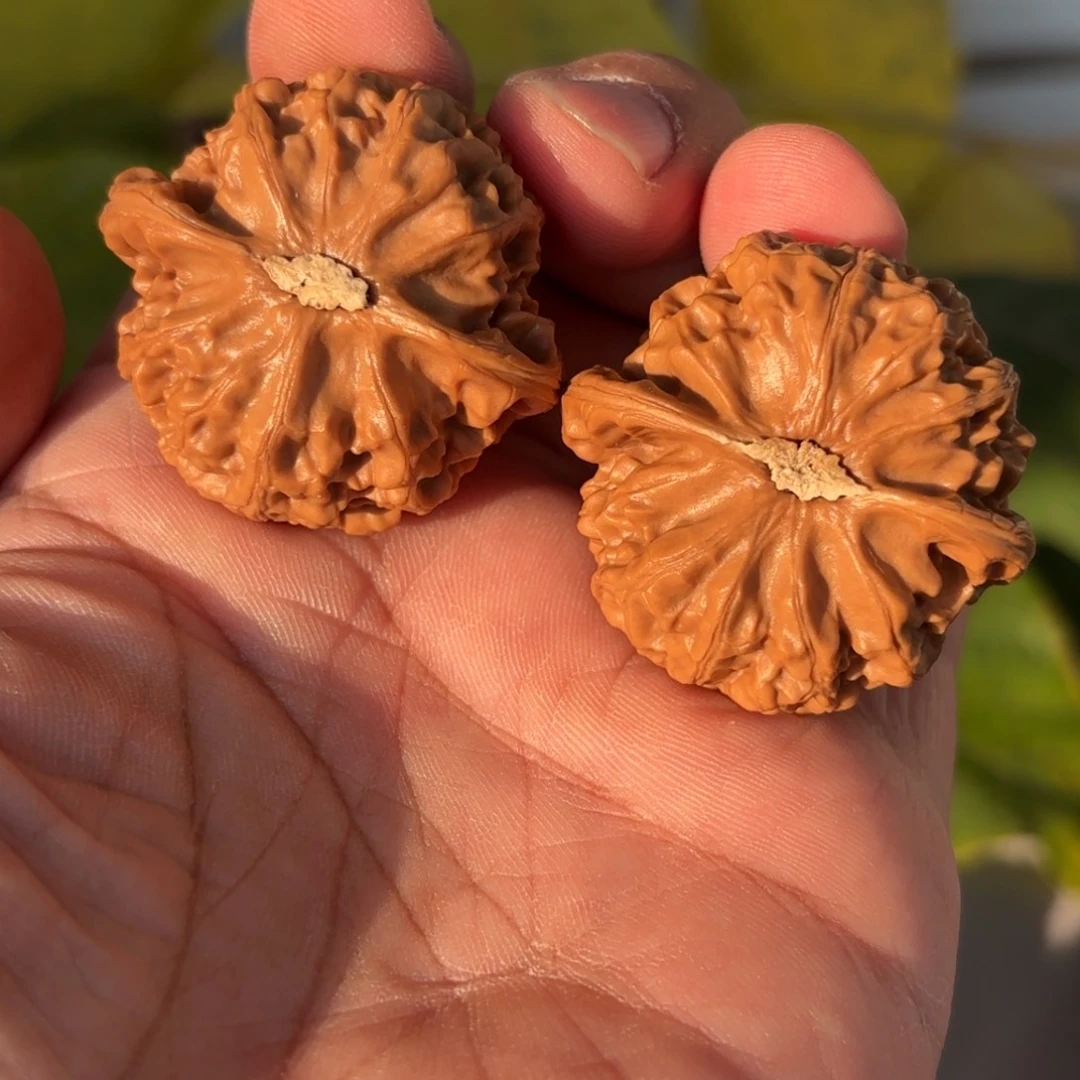 文玩核桃把件宫灯