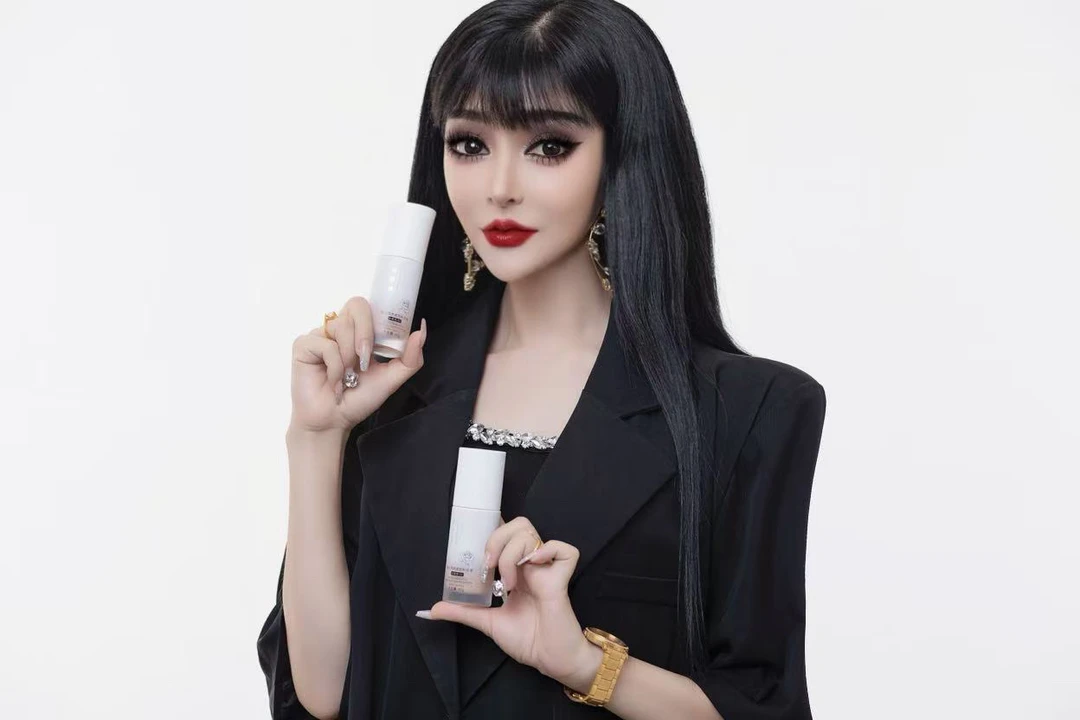 白玫瑰新款粉底液新疆包邮