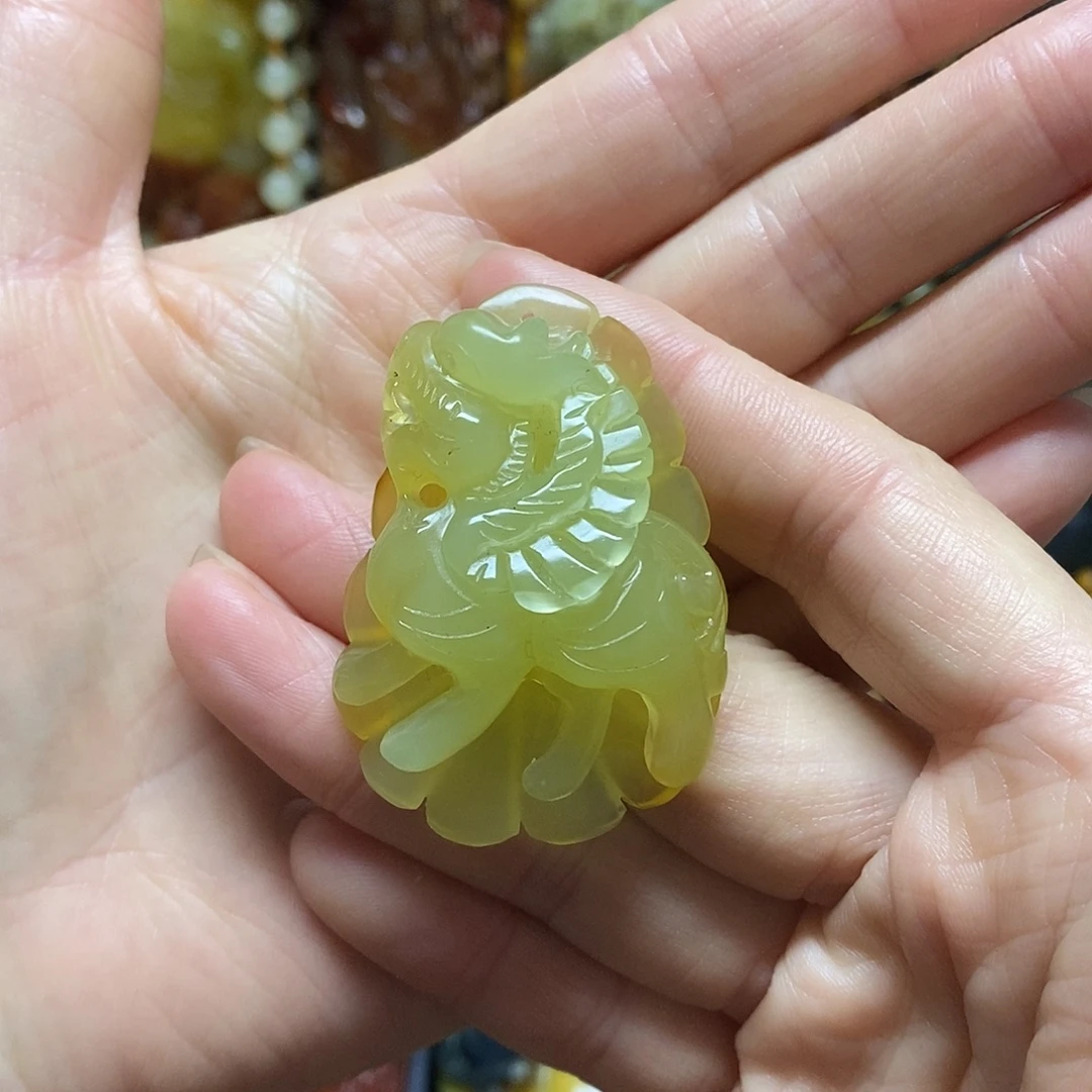 岫玉未镶嵌吊坠(赠链)