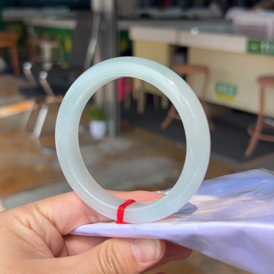 翡翠手镯未镶嵌天然翡翠手镯