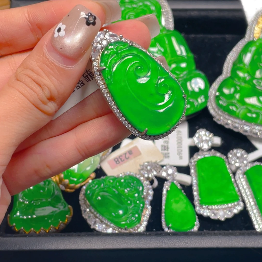 翡翠未镶嵌吊坠(不含链)