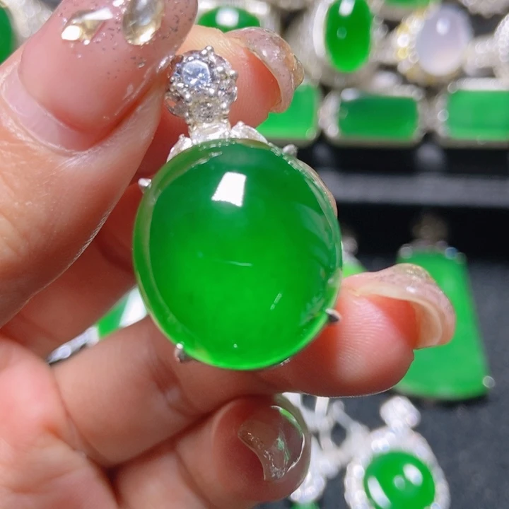 翡翠银S925镶嵌颈饰翡翠