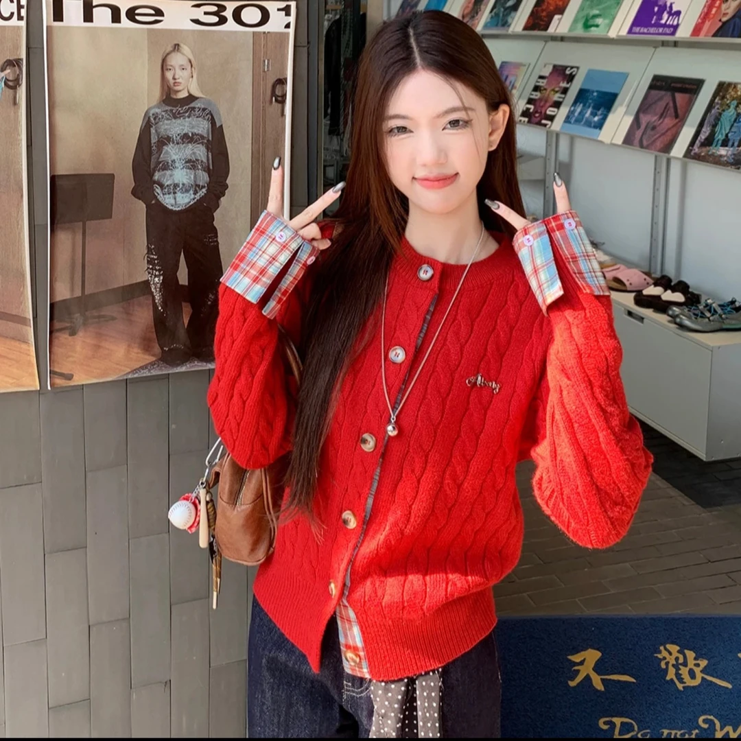 2024新年过年战袍红色拼接毛衣开衫女秋冬季加厚慵懒风针织外套