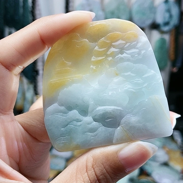 颈饰足铂镶嵌翡翠翡翠