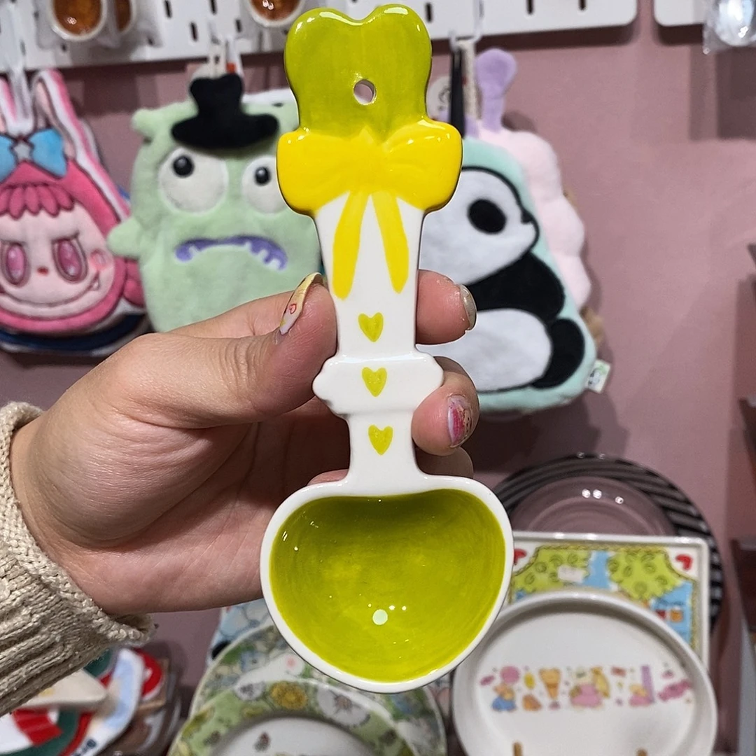 陶瓷绿色蝴蝶结勺子