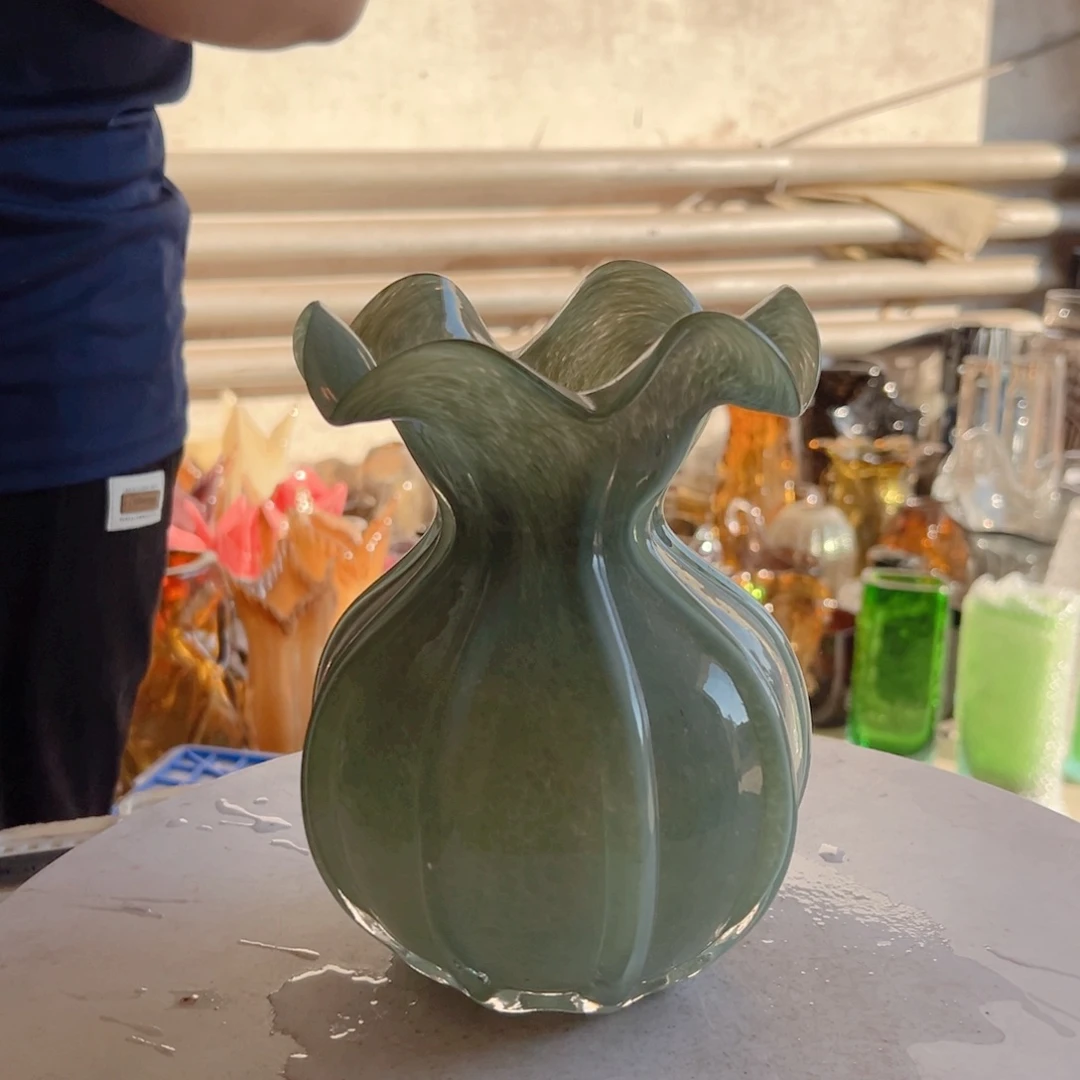 豆绿高度21琉璃花器摆件微瑕