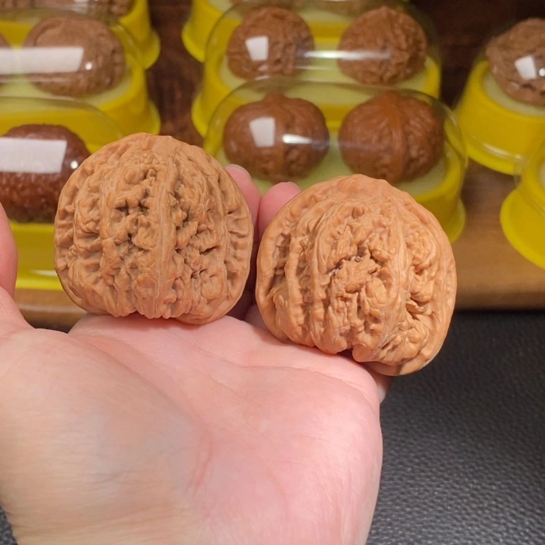 文玩核桃把件45全品大粗筋